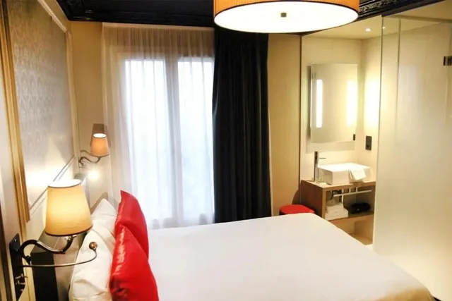 غرفة قياسية بسرير مزدوج، Hotel Le Montmartre Saint Pierre 2/2