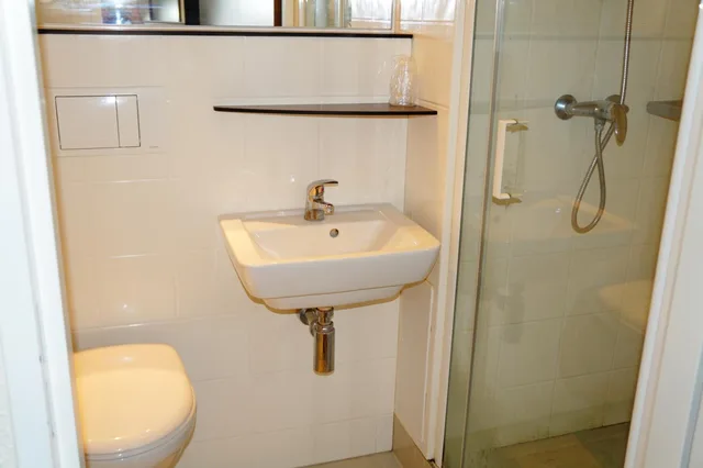 غرفة ثلاثية بسرير كوين وسرير فردي، Hotel Premiere Classe Sens Nord Saint Clement 5/7