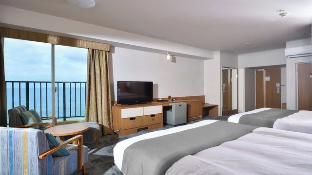غرفة بريميير بسريرين كوين بإطلالة على البحر في المبنى الرئيسي، Vessel Hotel Campana Okinawa 1/4
