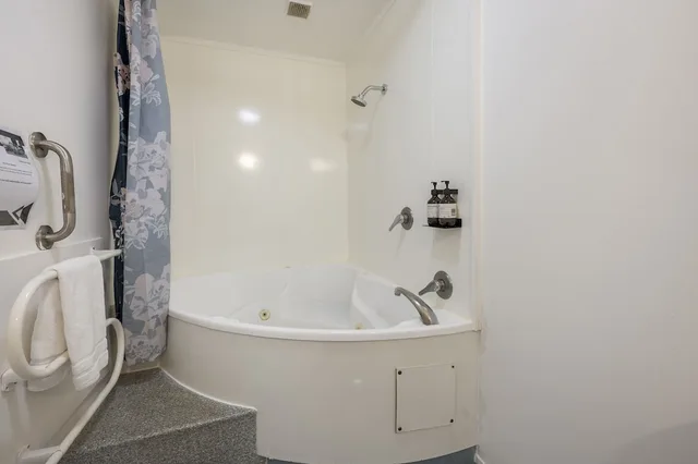 1 Bedroom, Upstairs, 1 Double and 1 Single Bed, Fenton Court Motel 5/6