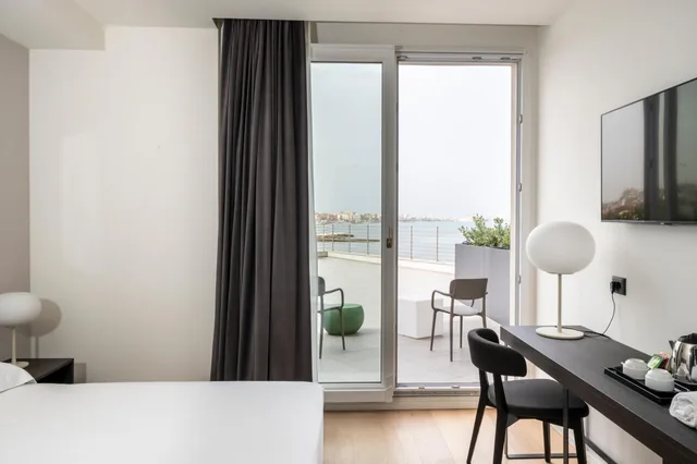 غرفة بسرير مزدوج أو سريرين منفصلين بشرفة، Hotel Punta Tipa 5/6