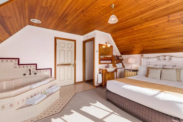 3 Bedrooms, Cottage, Bay View، Swansea Cottages & Motel Suites 5/9
