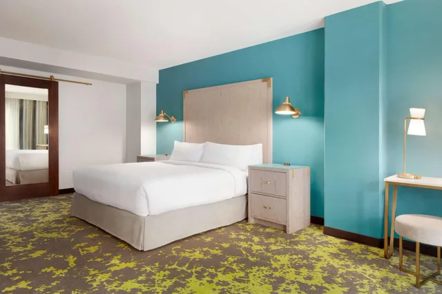 جناح استوديو بسرير كينج بإطلالة لذوي الإعاقة، Embassy Suites By Hilton Boulder 2/5