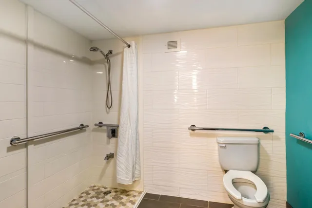 Room, Queen Bed, Accessible, Best Western Plus Executive Hotel 7/7