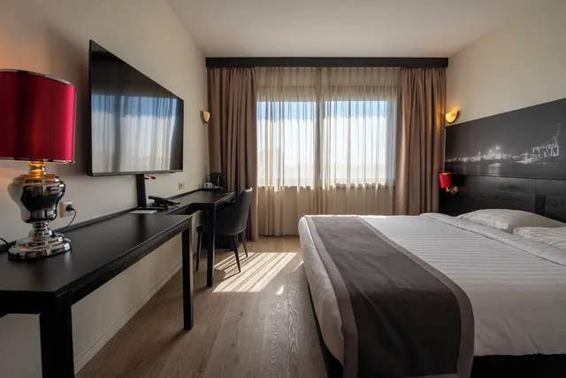 غرفة ديلوكس بسرير كينج، Bastion Hotel Vlaardingen 3/5