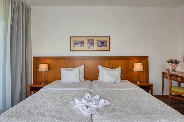 Room, Triple, Bathtub, Tisza Balneum Thermal Hotel 4/7