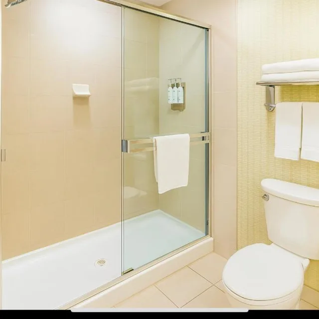غرفة قياسية بسرير كينج، Wingate by Wyndham Fort Saskatchewan 9/10