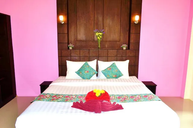 Deluxe, Bungalow, Double Bed, Peaceful Resort Koh Lanta 2/3