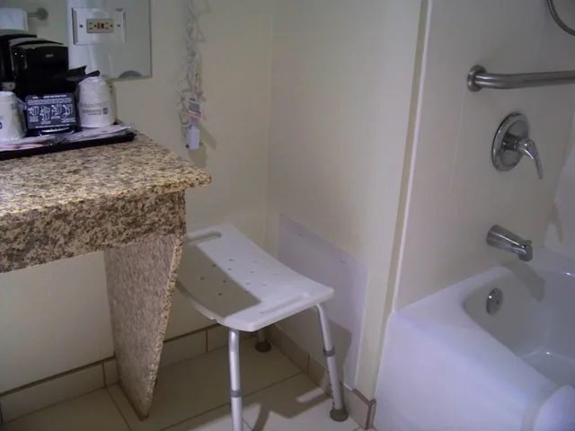 غرفة قياسية بسرير كينج لذوي الإعاقة، Best Western Of Murphy 5/5