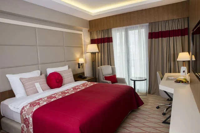 غرفة بسرير كينج للمدخنين، Ramada by Wyndham Sakarya Hendek 1/5