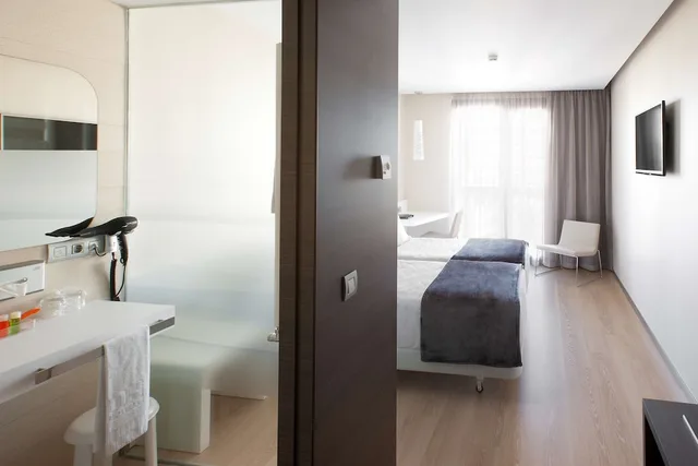 New Style, Superior, Twin Beds, with Extra Bed، Nh Castellon Mindoro 2/7