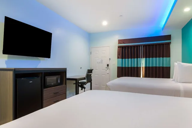 room, 2 queen beds, smoking, Americas Best Value Inn Aldine Westfield 3/4