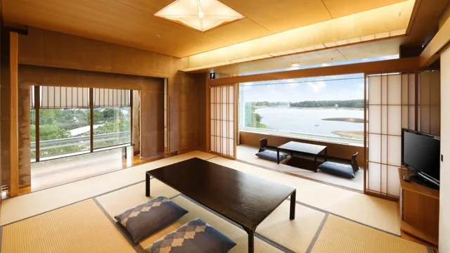 غرفة يابانية غربية ديلوكس عائلية بفرشتي فوتون وسريرين، Kikusuitei (Chugoku Kappo Ryokan Kikusuitei) 1/1