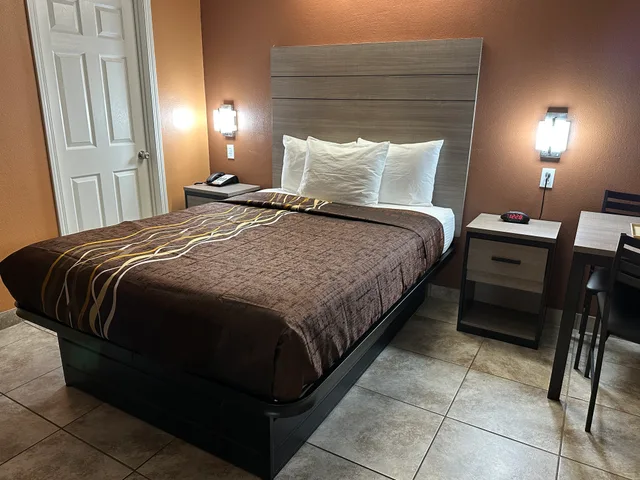 غرفة بسرير كوين، New Corral Motel 5/10