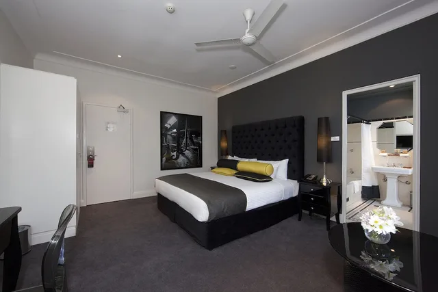 Belgravia, King Bed، Hydro Majestic 2/5