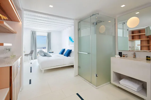 Outdoor Jetted Tub، Myconian Ambassador Relais and Chateaux 1/2