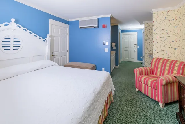 غرفة بسرير كينج بشرفة، Harbour View Inn 4/10