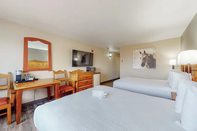 Standard, 2 Queen Beds, Pet Friendly, Best Western Plus Rio Grande Inn 3/10