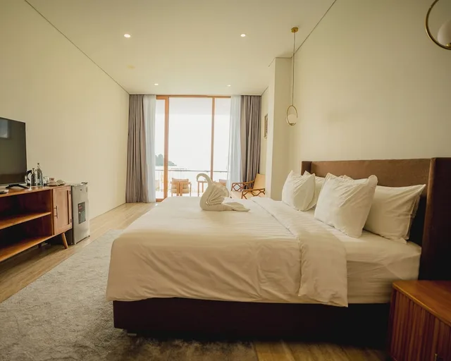 Grand, Horizon, Suite, King Bed، Tribhuwana Padma Lake Resort 4/10