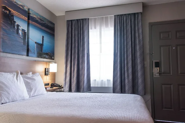 Interior, Deluxe, 2 Queen Beds, Days Inn By Wyndham Troy 1/10