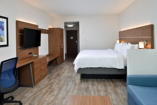 غرفة قياسية بسرير كينج مع أريكة سرير، HOLIDAY INN EXPRESS ORLANDO SOUTH PARK 3/4