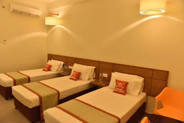 غرفة كلوب بثلاثة أسرّة، Max Hotel Prayagraj 7/10