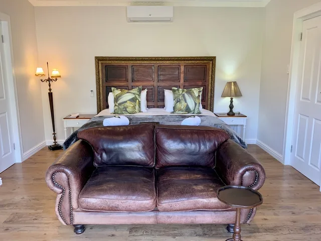 Room, 4 People, Queen Bed, Large، Goblin S Mead 4/8