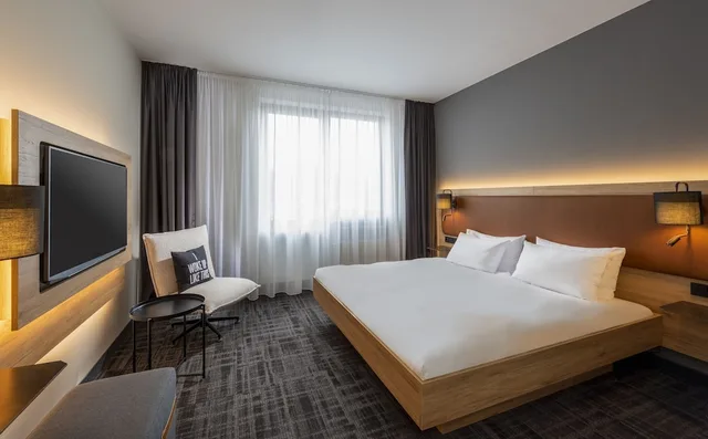 Standard, Queen Bed, FOUR POINTS FLEX by Sheraton Ratingen Dusseldorf Airport 2/10
