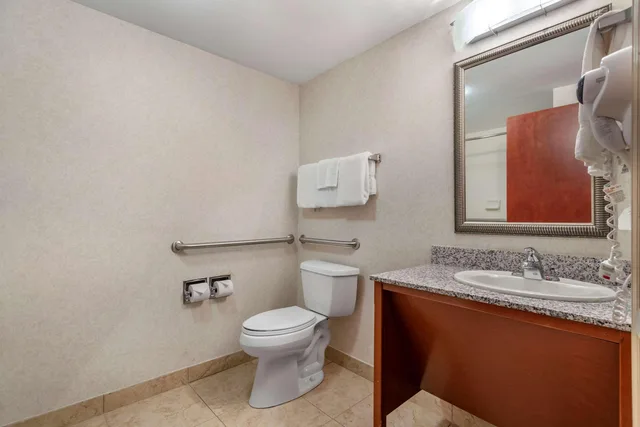 جناح بسرير كينج، Econo Lodge Broken Arrow 3/3