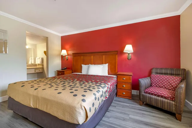 جناح بسرير كينج، Econo Lodge Moreno Valley 5/6