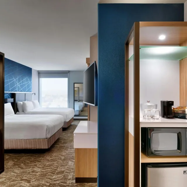 جناح بسرير كوين مع سرير سحّاب إضافي لذوي الإعاقة، SpringHill Suites by Marriott Cottonwood 5/10