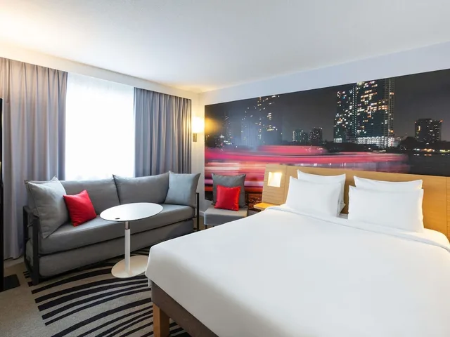 Family, Double and Twin Beds, Novotel Bordeaux Centre 1/10