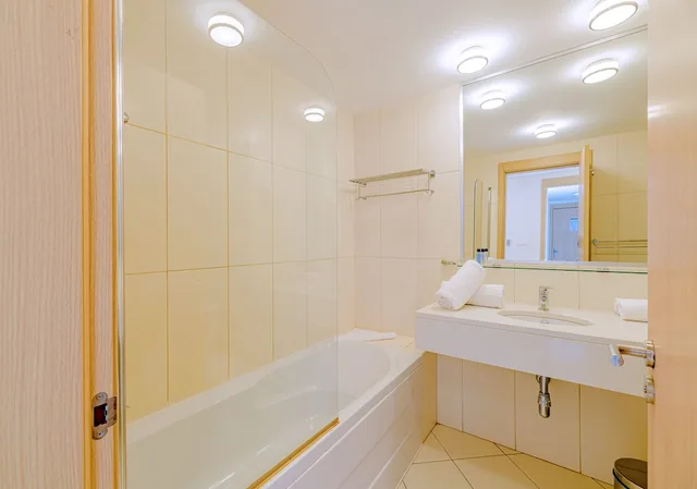 غرفة قياسية بسريرين منفصلين مع أريكة، Agua Hotels Sal Vila Verde 3/3