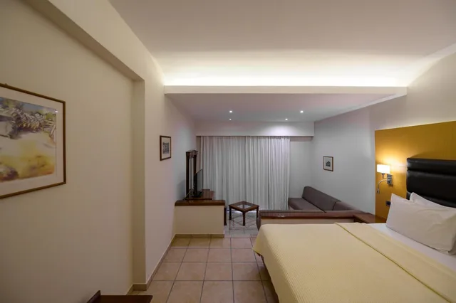 غرفة كلاسيكية بشرفة، Hotel Europa Olympia 1/7