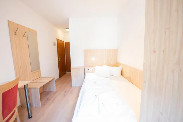 غرفة مفردة، Hotel Astoria Am Urachplatz 8/20