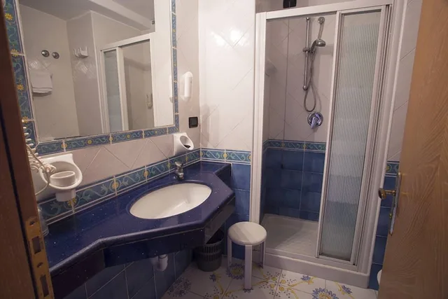 غرفة قياسية بسرير مزدوج أو سريرين منفصلين، Hotel Terme Saint Raphael 7/7