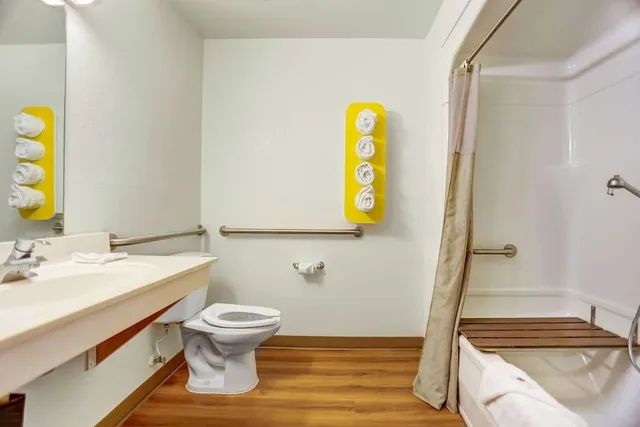 غرفة قياسية بسرير كوين، Motel6 Benson, AZ 4/5