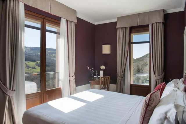 غرفة بسرير كوين بشرفة، La Posta Hotel & Thermal Spa 2/10