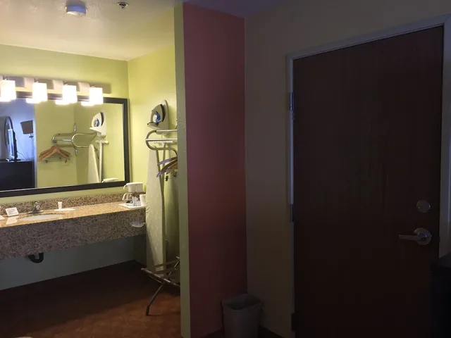 غرفة بسرير كينج لذوي الإعاقة، Days Inn by Wyndham Globe, Arizona 5/5