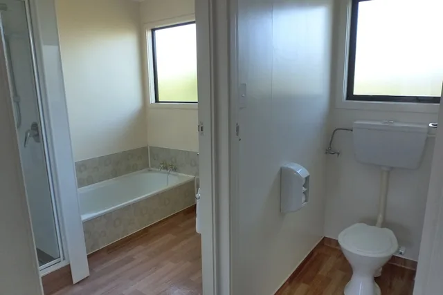 3 Bedrooms, King Bed, 4 Beds, Asure Adcroft Motel 10/10
