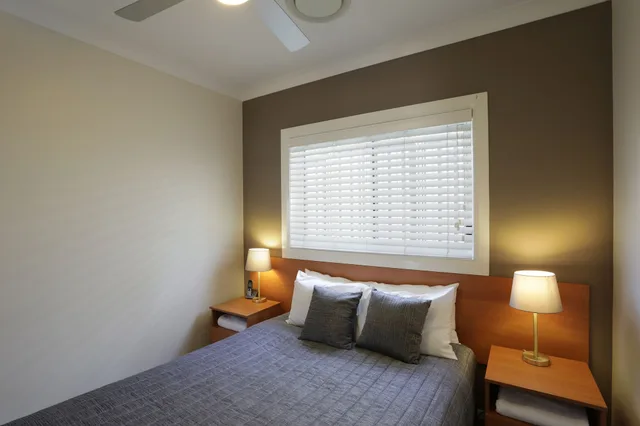 شقة بسرير كينج بغرفة نوم واحدة بمطبخ، Cadman Motor Inn Tamworth 1/3