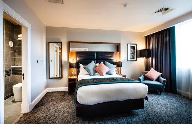 جناح جونيور بسرير كوين مع دخول الصالة، Crowne Plaza Leeds Hotel 2/6