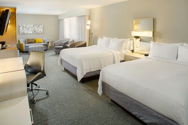غرفة بسريرين كوين، COURTYARD BY MARRIOTT SACRAMENTO MIDTOWN 3/10