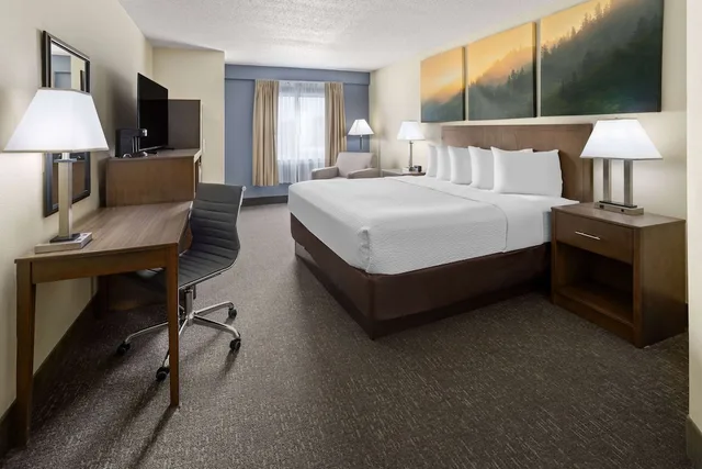 غرفة بسرير كينج، Days Inn by Wyndham Penn State 4/6
