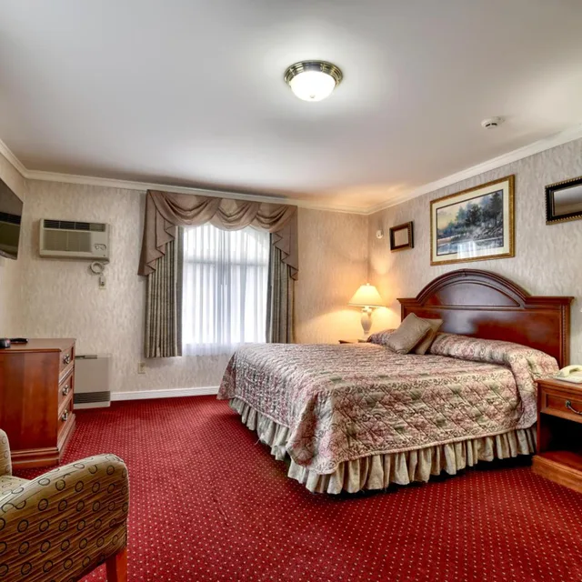 جناح تنفيذي بشرفة، Roosevelt Inn And Suites 1/6