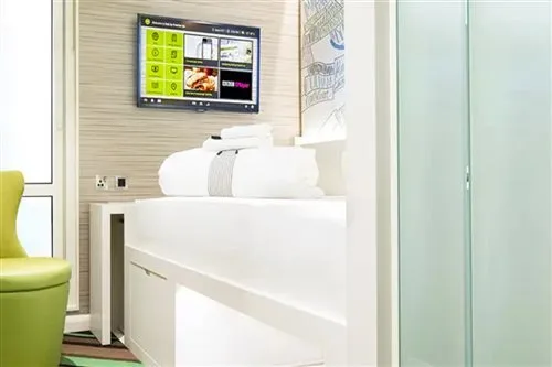 غرفة بسرير مزدوج لذوي الإعاقة، Hub By Premier Inn Edinburgh Haymarket - Adults Only 1/1