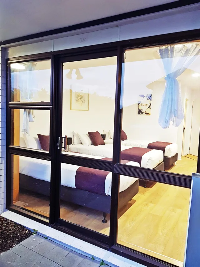 غرفة ثلاثية، Garden Inn Airport 9/10