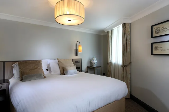 جناح، The Castle Hotel Windsor 2/7