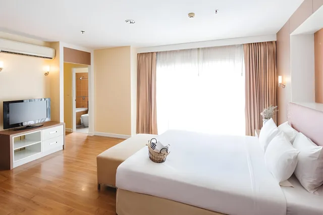 جناح، Clef Hotel 1/2