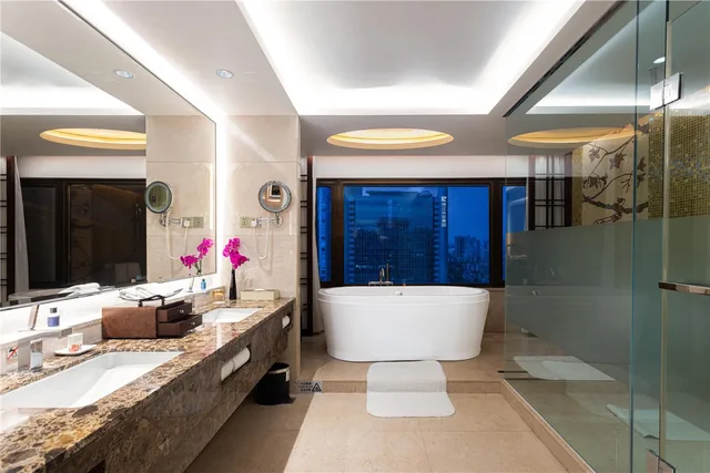 Garden Executive Suite King Bed، The Garden Hotel Guangzhou 2/2